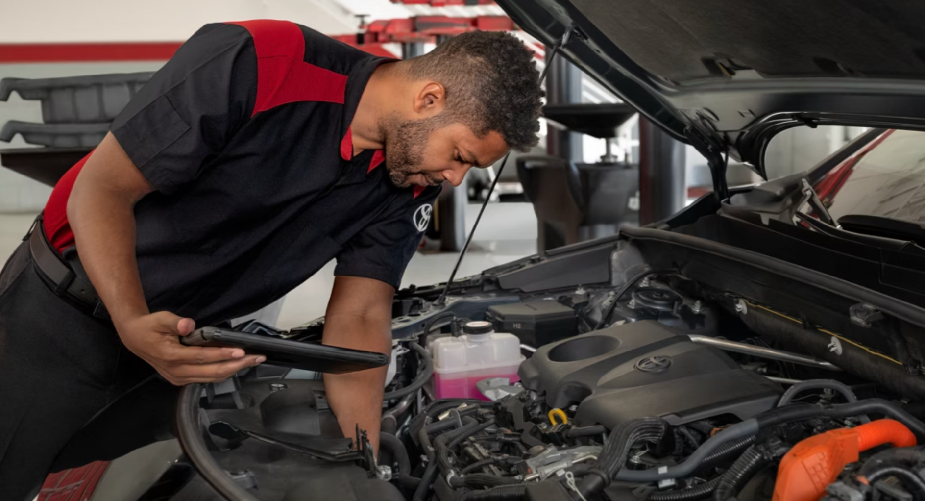 Schedule Oil Change Service Near Me at Rohrman Toyota in Lafayette