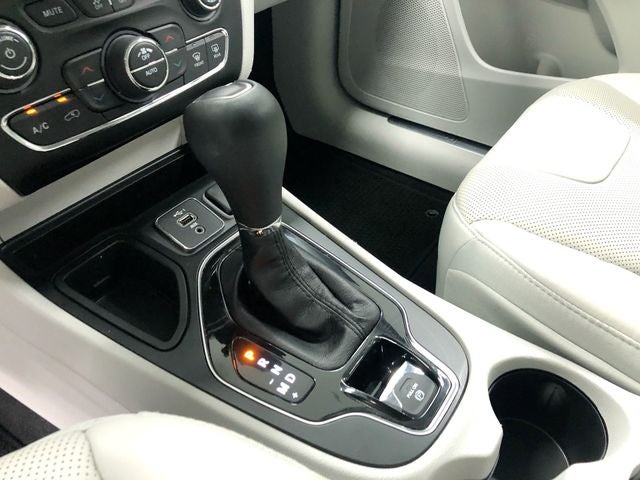 2020 Jeep Cherokee Overland