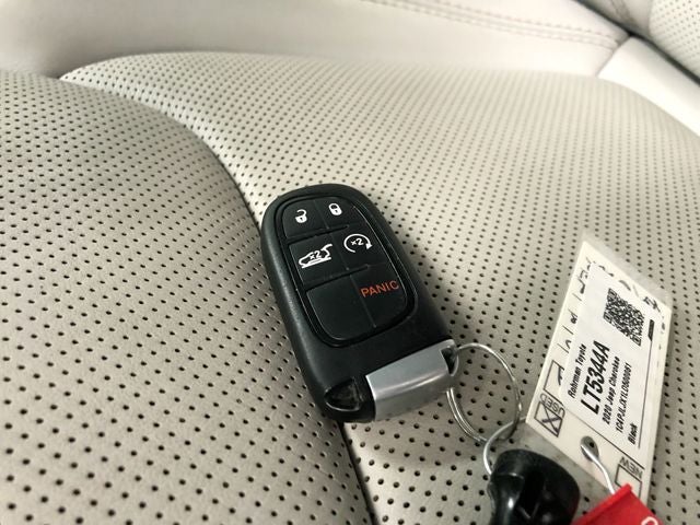 2020 Jeep Cherokee Overland