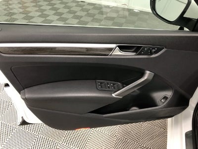 2018 Volkswagen Passat V6 SEL Premium