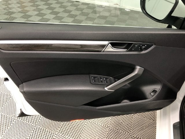2018 Volkswagen Passat V6 SEL Premium