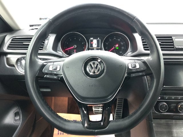 2018 Volkswagen Passat V6 SEL Premium