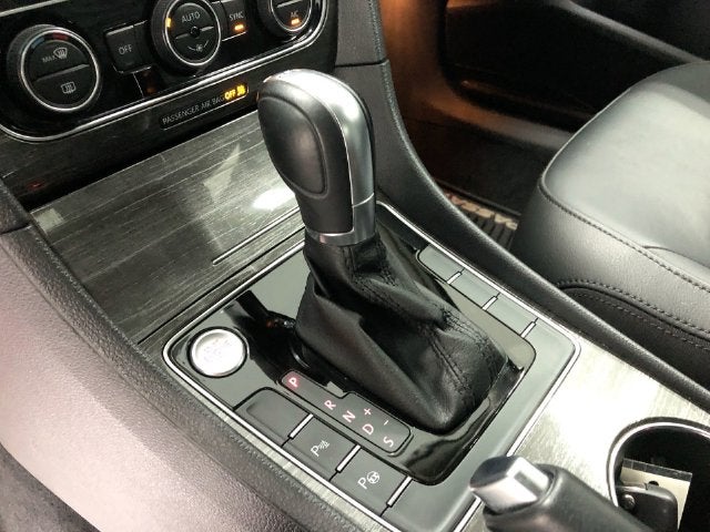 2018 Volkswagen Passat V6 SEL Premium
