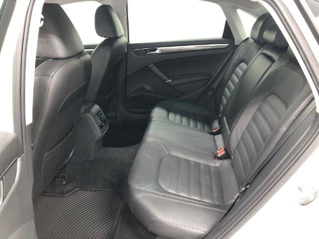 2018 Volkswagen Passat V6 SEL Premium