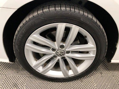 2018 Volkswagen Passat V6 SEL Premium