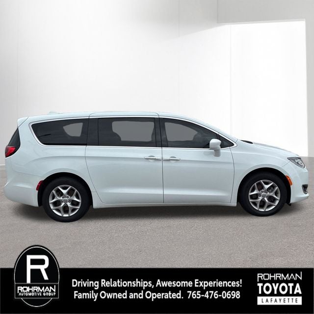 2020 Chrysler Pacifica Touring