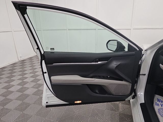 2023 Toyota Camry Hybrid XLE