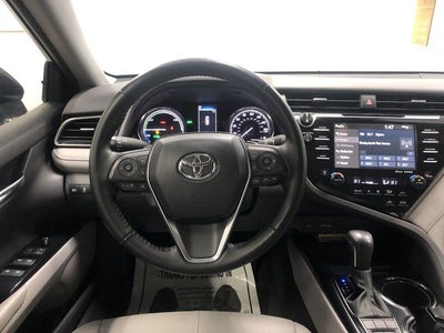 2020 Toyota CAMRY HYBRID SE