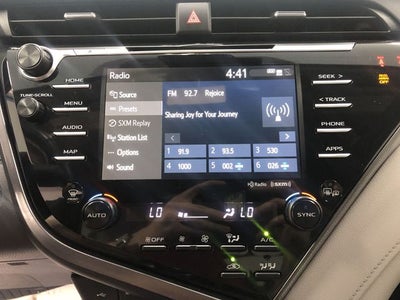 2020 Toyota CAMRY HYBRID SE