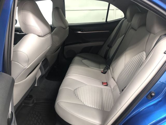 2020 Toyota CAMRY HYBRID SE