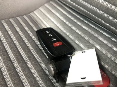 2020 Toyota CAMRY HYBRID SE