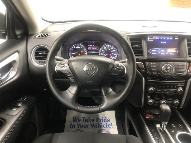 2020 Nissan Pathfinder SV