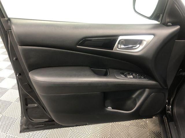 2020 Nissan Pathfinder SV