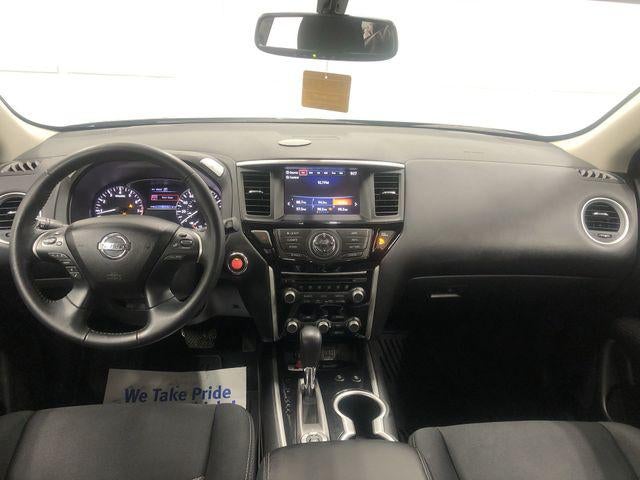 2020 Nissan Pathfinder SV