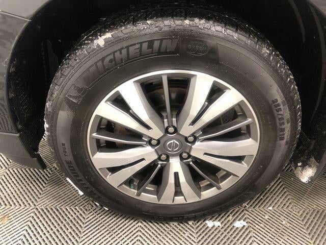 2020 Nissan Pathfinder SV