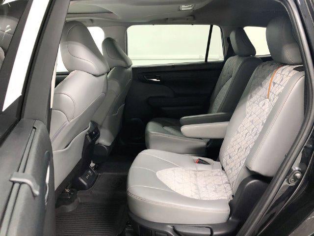 2022 Toyota Highlander Hybrid Bronze Edition
