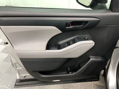 2022 Toyota Highlander Hybrid LE
