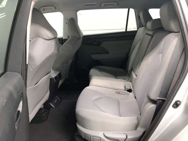 2022 Toyota Highlander Hybrid LE