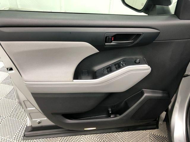 2022 Toyota Highlander Hybrid LE