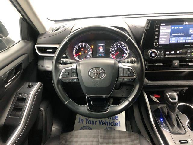 2020 Toyota Highlander LE
