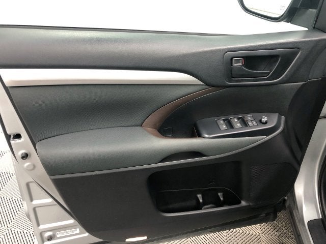 2019 Toyota HIGHLANDER LE V6 AWD LE