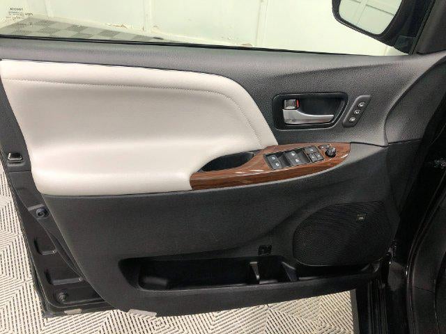2019 Toyota Sienna Limited Premium 7 Passenger