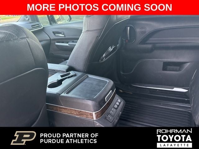 2025 Toyota Sienna Platinum 7 Passenger
