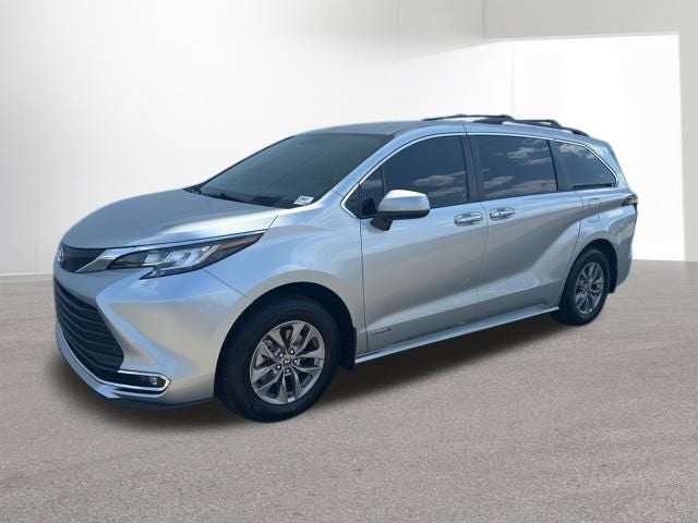 2021 Toyota SIENNA XLE 8 Passenger