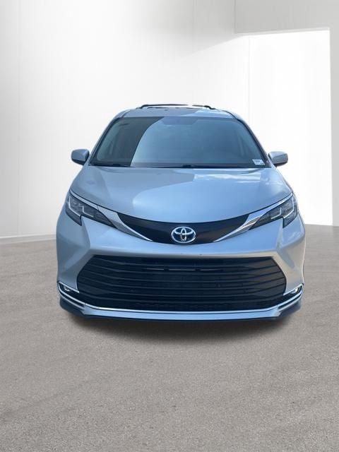 2021 Toyota SIENNA XLE 8 Passenger