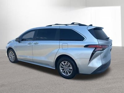 2021 Toyota SIENNA XLE 8 Passenger