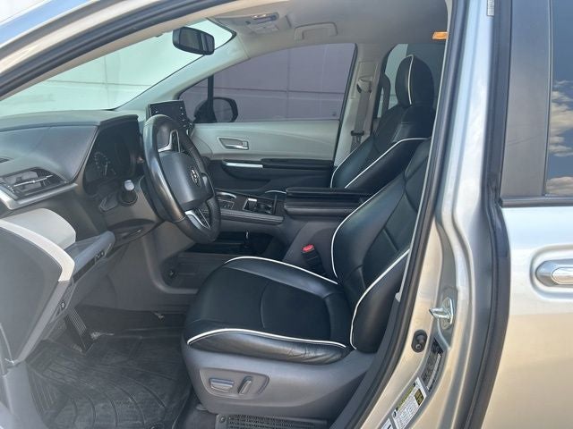 2021 Toyota SIENNA XLE 8 Passenger