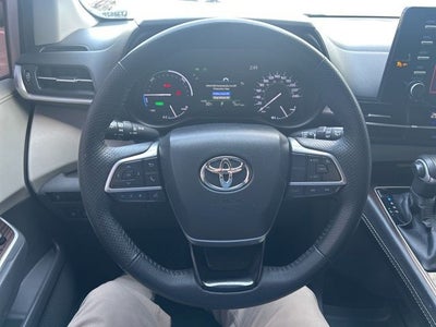 2021 Toyota SIENNA XLE 8 Passenger