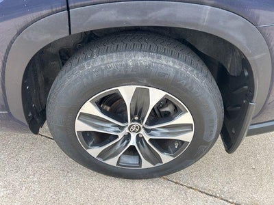 2021 Toyota HIGHLANDER XLE