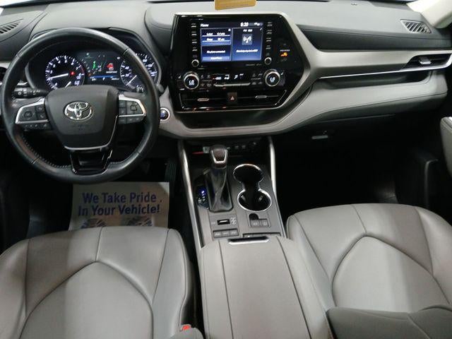 2021 Toyota HIGHLANDER XLE
