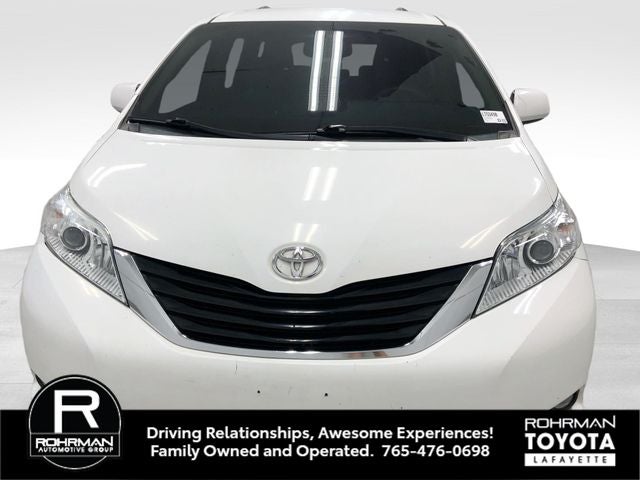 2011 Toyota SIENNA LE 3.5L LE
