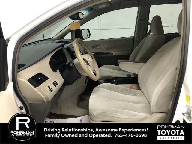 2011 Toyota SIENNA LE 3.5L LE