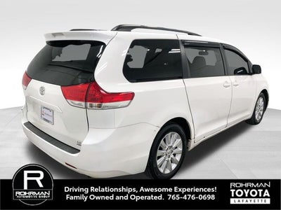 2011 Toyota SIENNA LE 3.5L LE