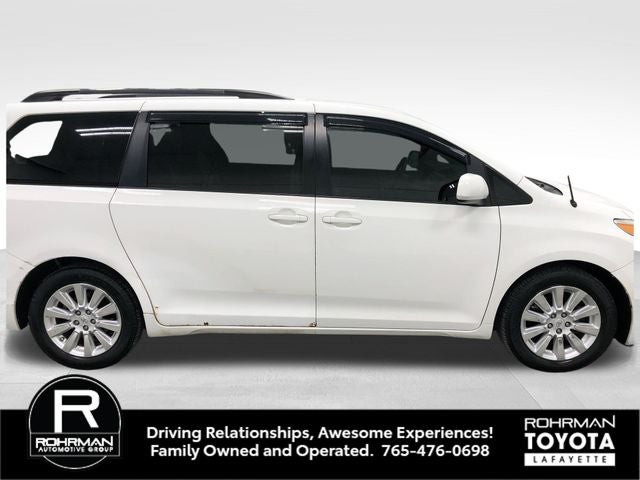 2011 Toyota SIENNA LE 3.5L LE