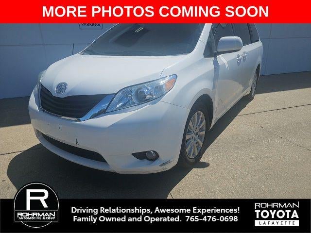 2011 Toyota SIENNA LE 3.5L LE