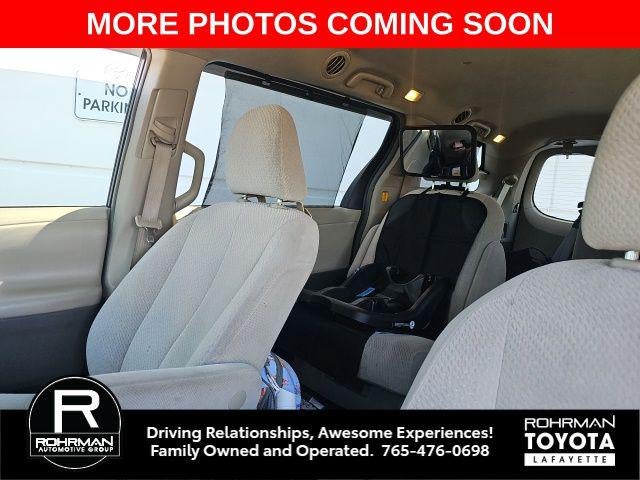 2011 Toyota SIENNA LE 3.5L LE