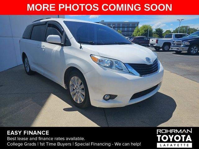 2011 Toyota SIENNA LE 3.5L LE