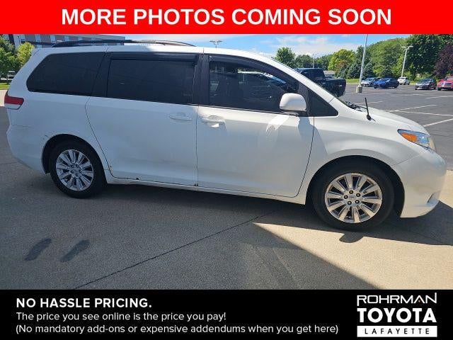 2011 Toyota SIENNA LE 3.5L LE