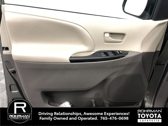 2012 Toyota SIENNA LE 3.5L LE 7 Passenger