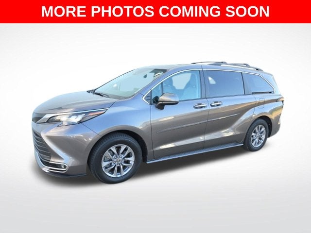 2024 Toyota Sienna XLE 8 Passenger