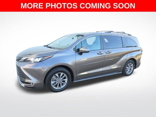2024 Toyota Sienna XLE 8 Passenger