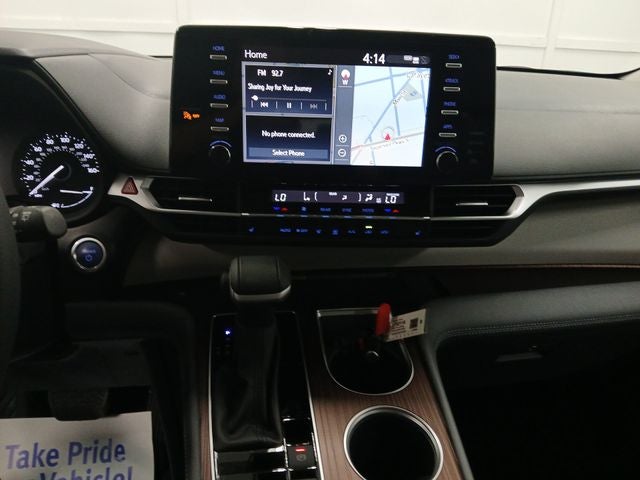 2024 Toyota SIENNA XLE AWD XLE 7 Passenger