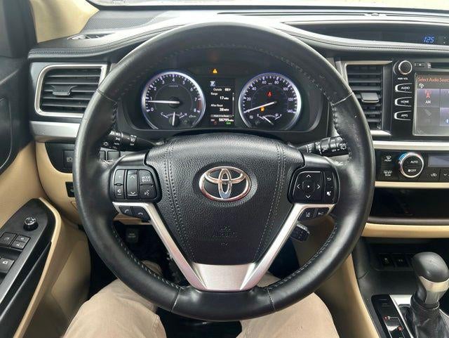 2019 Toyota HIGHLANDER XLE
