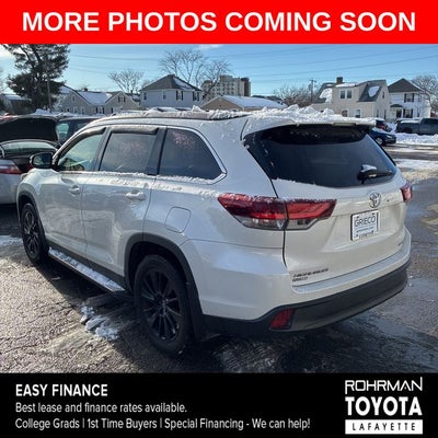 2019 Toyota HIGHLANDER SE