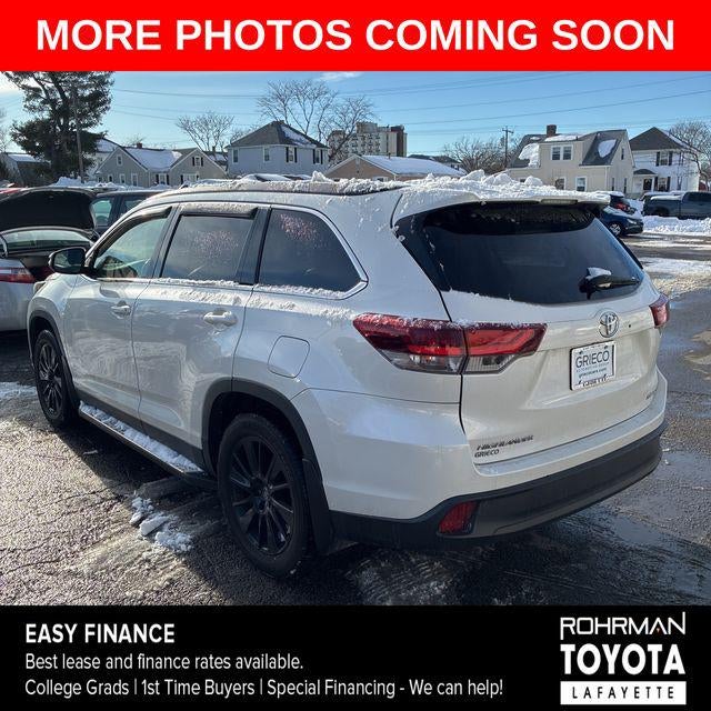 2019 Toyota HIGHLANDER SE
