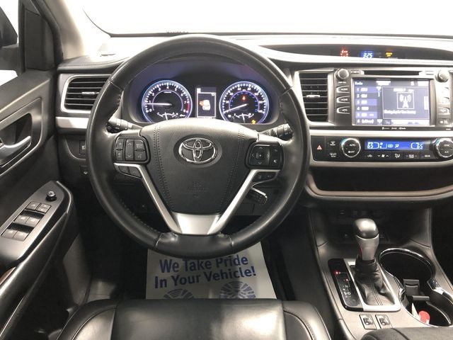 2019 Toyota HIGHLANDER XLE